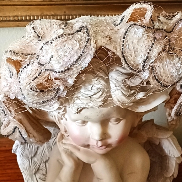 RARE BEAUTIFUL, VINTAGE 1940S BRIDAL HEADPIECE! BEADS N SEQUENCE HANDSEWN! - Picture 8 of 11